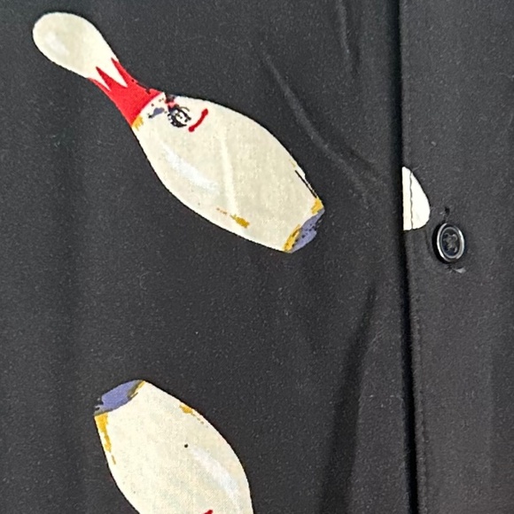 Men's GUESS Slim Fit Short Sleeve Collared Bowling Shirt - Size Men's L - Picture 8 of 14